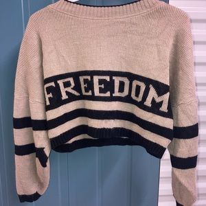 Vintage freedom 🇨🇦 crop sweater